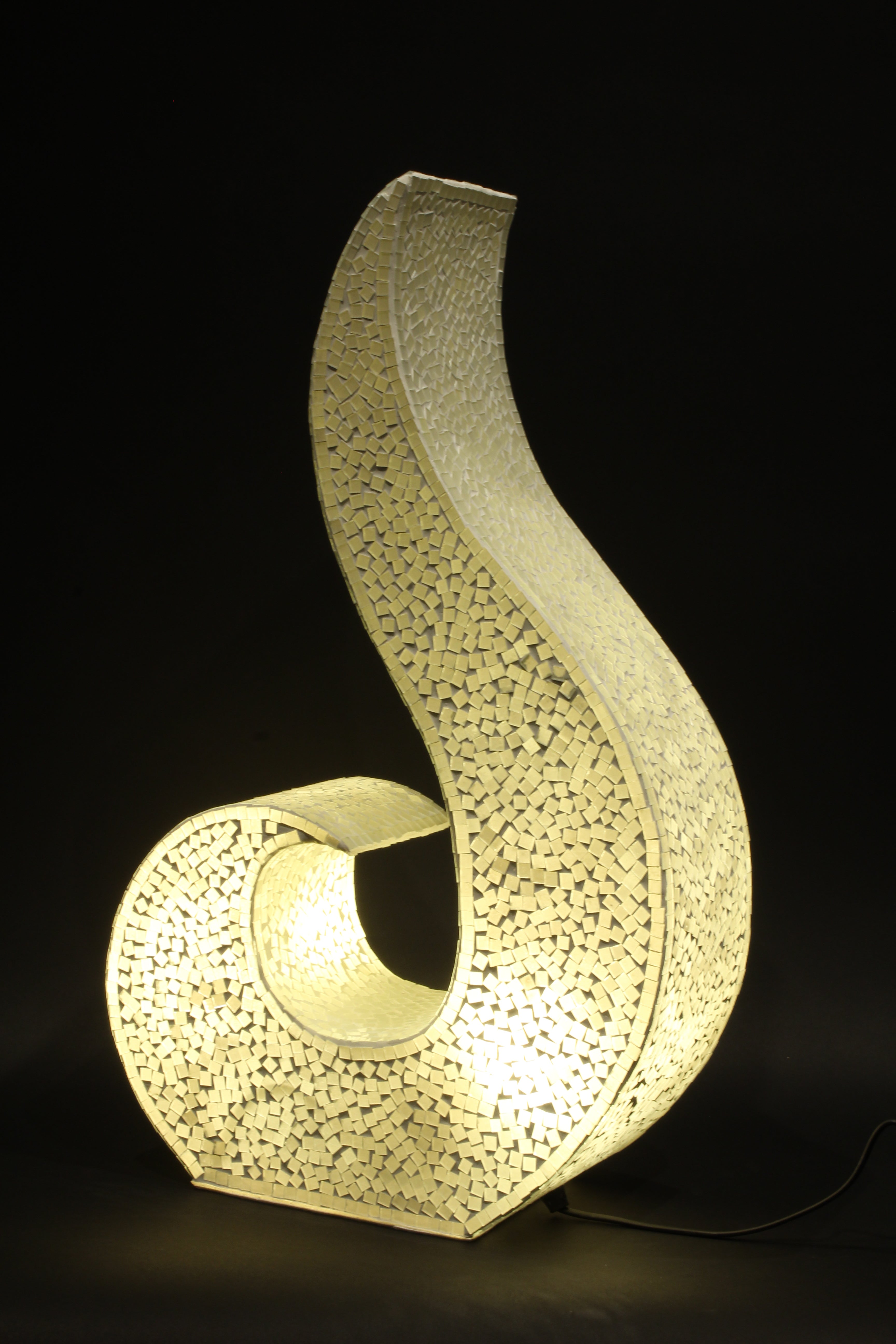 Faszinierende Mosaiklampen in Flammenform – In 5 Farben erhältlich