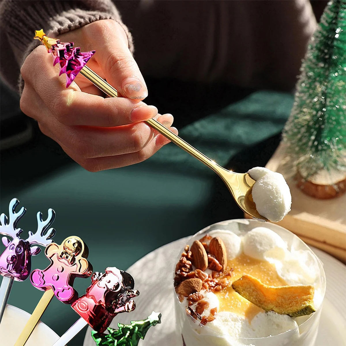 Weihnachtsbesteck 4-teilig Edelstahl - Festliche Löffel & Gabel mit Weihnachtsmotiven